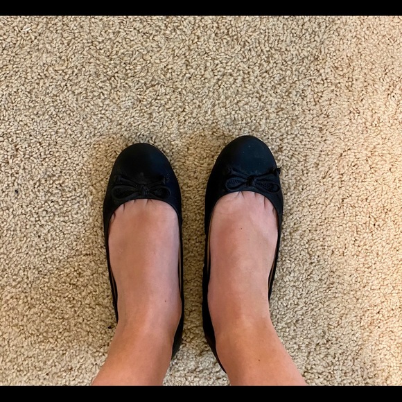 Restricted Black Flats With Bow - Picture 3 of 7